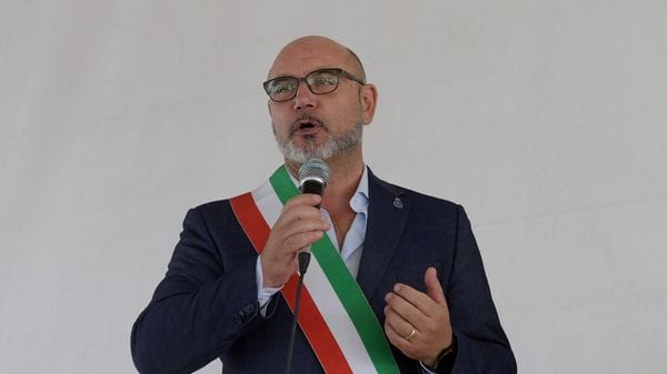 Voto a Mediglia, il sindaco Fabiano cambia idea dopo il caso Bettolino e si ricandida