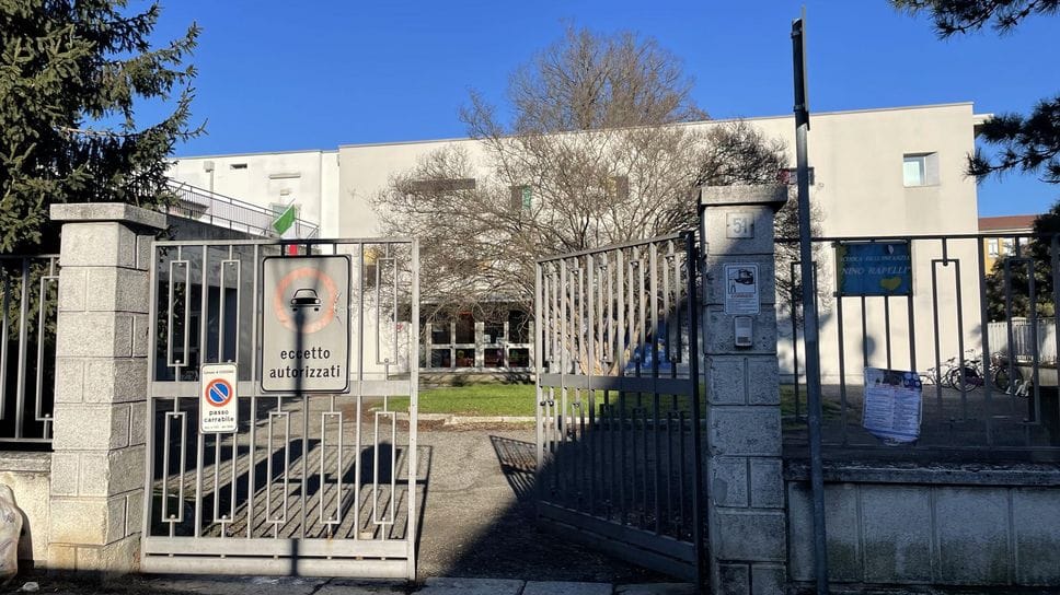 Codogno: «Il centro estivo è un forno», la protesta delle mamme