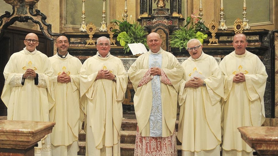 Lodi: festa per il 40° di ordinazione di don Brusati nella chiesa del Carmine