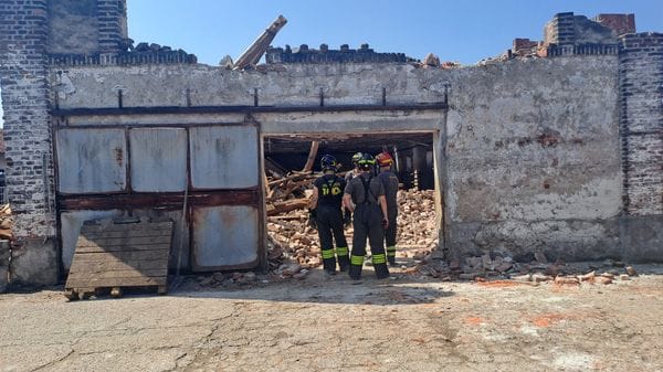 Una ventina tra mucche e manze muoiono sepolte nel crollo della cascina Paderno tra Massalengo e la Muzza