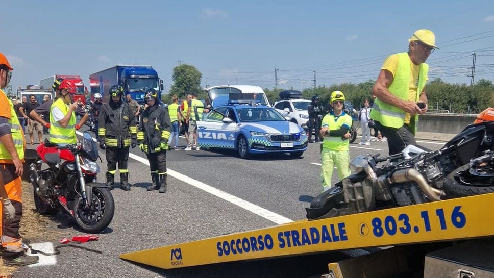 Schianto in A1 a Senna, in gravi condizioni uno dei due motociclisti coinvolti