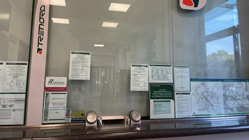 Stazione, pendolari all’attacco: manca ancora la biglietteria