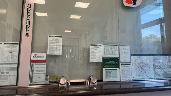 Stazione, pendolari all’attacco: manca ancora la biglietteria