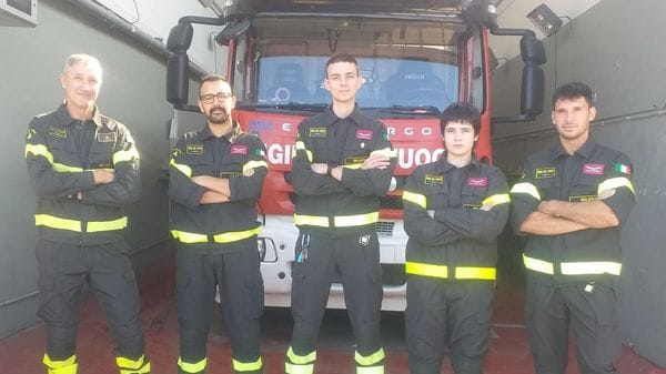 La caserma è scoperchiata ma i vigili del fuoco di Melegnano restano operativi