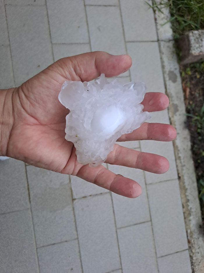Un’altra tempesta sul Lodigiano, all’alba si scatena una violenta grandinata VIDEO 