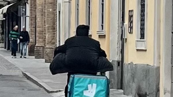 Lodi: «I rider fanno un lavoro prezioso ma devono rispettare le regole»