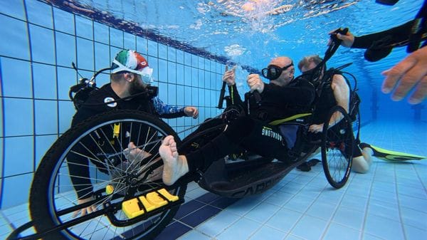 Luca Cremonesi con la sua handbike pronto a superare un altro limite