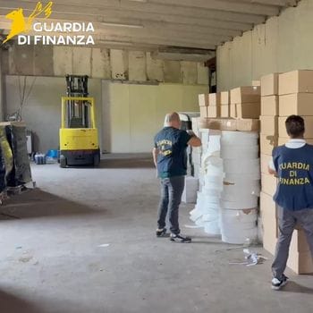 A Spino d’Adda una base dei fabbricanti di sigarette di contrabbando - VIDEO