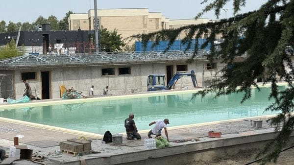 Lodi: dopo dieci anni ritorna l’acqua nella piscina Ferrabini