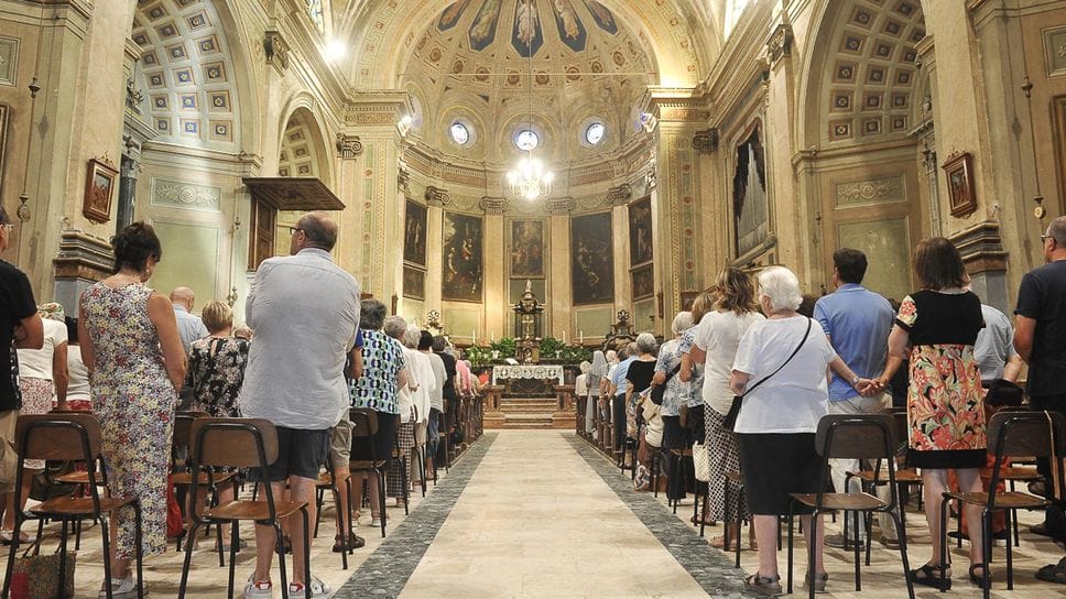 Lodi, la Messa del vescovo alla chiesa del Carmine