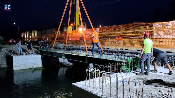 Un nuovo ponte unisce le sponde del Tormo a Crespiatica
