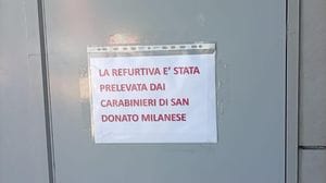 San Donato: nella cabina elettrica in cui dormivano i tossicomani anche oggetti di arte sacra rubati
