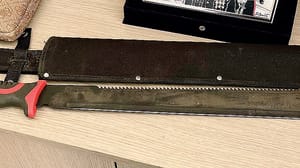 San Giuliano, in fuga dalla polizia locale si liberano di un machete con una lama lunga mezzo metro