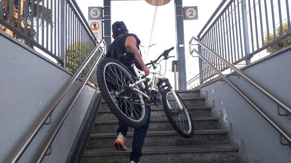 Melegnano, finisce di nuovo in tilt l’ascensore della stazione