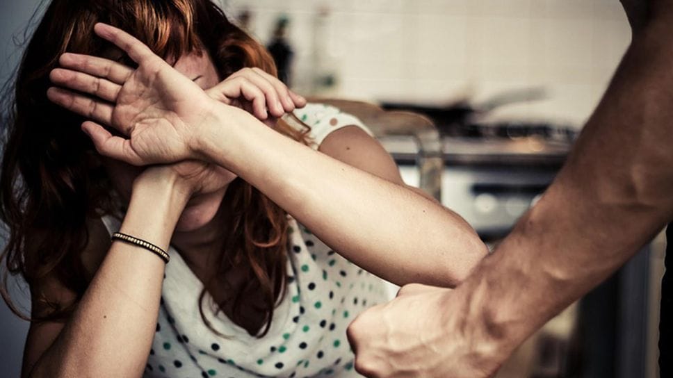 Sprangate alla moglie in cascina a Casalmaiocco, 55enne finisce in cella per tentato omicidio
