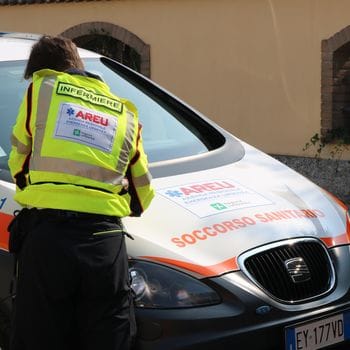 Trovato un 26enne ferito al collo: è giallo in golena. Indagini avviate per fare luce sul mistero