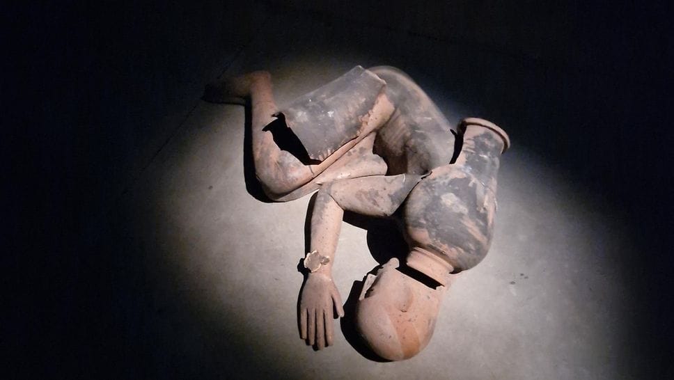 I dormienti di Mimmo Paladino a Palazzo Citterio a Milano