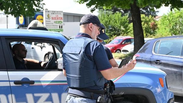 Lodi, 17enne con un coltello nel borsello, sanzione fino a mille euro per i genitori 