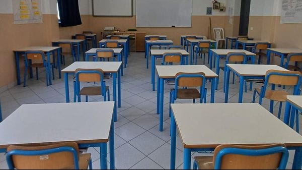 «I nostri ragazzi trasformati in numeri dalla scuola»