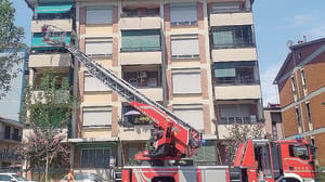 Melegnano, 75enne cade in casa: soccorsa dai vigili del fuoco con l’autoscala