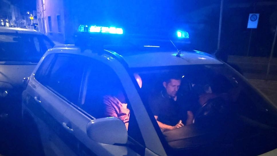Controlli della polizia locale, multa da mille euro per un distributore automatico