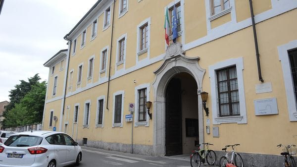 Santa Chiara, reparto Girasoli: «Pazienti fragili senza aria condizionata»