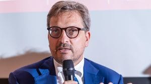 «A rischio la sopravvivenza della Lega, si azzerino tutti i ruoli interni al partito»