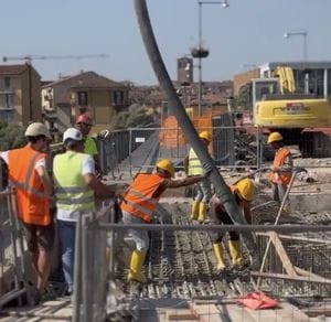 Maxi gettata di cemento, giorni decisivi per il ponte