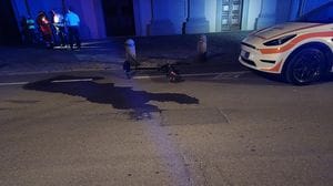 In due gravissimi dopo le cadute con il monopattino