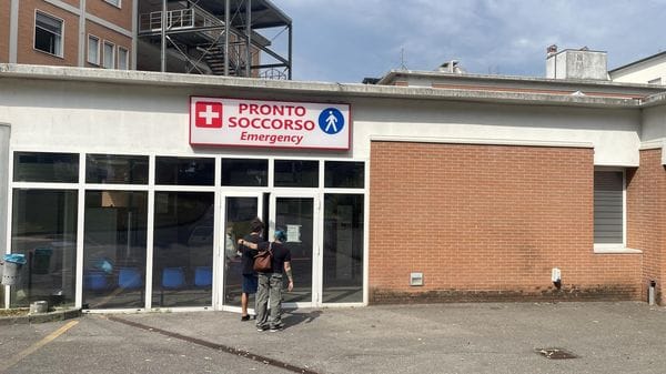 Muore da solo sul furgone mentre posa la fibra ottica