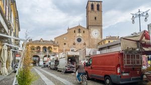 Fra le bancarelle del mercato di Lodi a caccia di affari: «Il mercato è risparmio e socialità» VIDEO