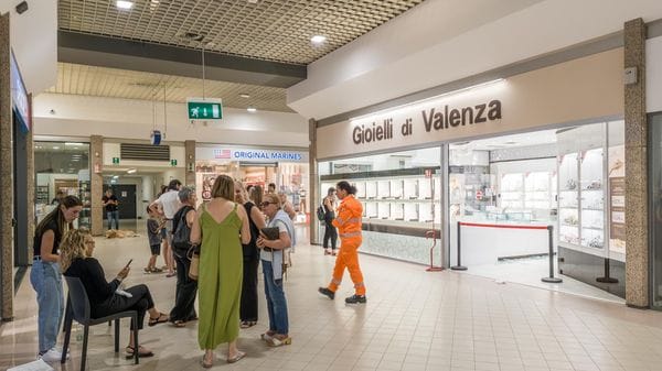 L’assalto a Sant’Angelo: «Atteggiamento spavaldo dei ladri, le forze dell’ordine hanno agito subito» VIDEO 