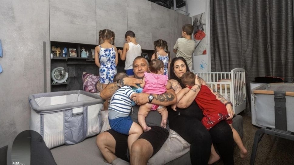  Hanno otto figli e chiedono casa, appello a Devecchi da una famiglia
