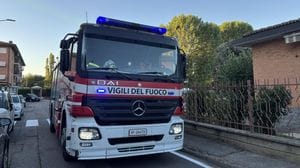 Principio di incendio e fuga di gas, due giovani portati in Pronto soccorso