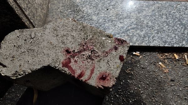Codogno, dimesso il 32enne ferito alla gola con un coccio di bottiglia