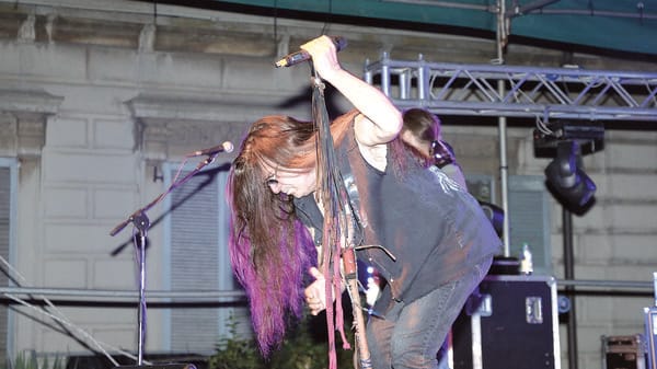 Le sonorità del blues incontrano il rock nel concerto di Pino Scotto all’ex Arsenale di Bertonico