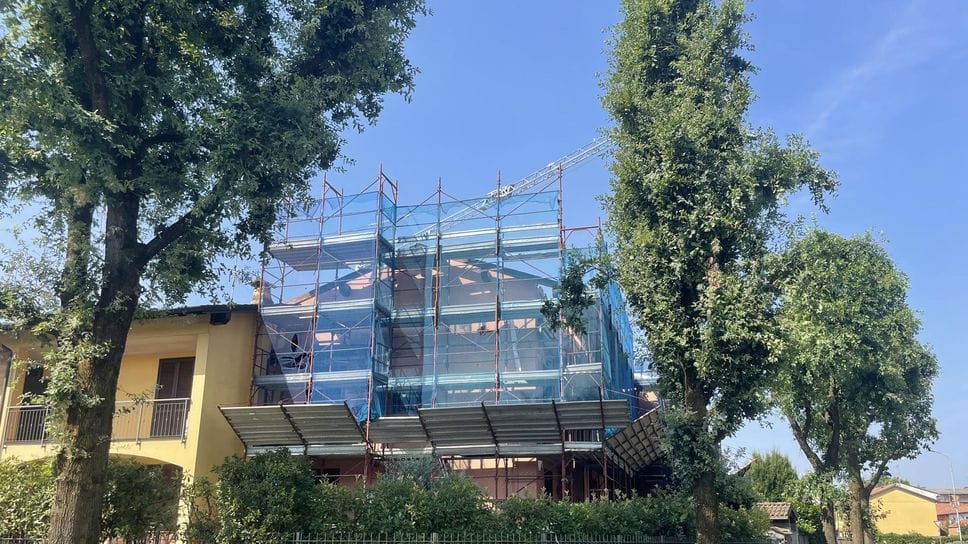 Sfollati da oltre sette mesi dopo l’incendio alle case di via Pietrasanta a Codogno