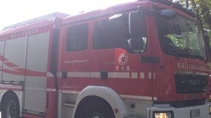Fumo in una villetta: arrivano i vigili del fuoco