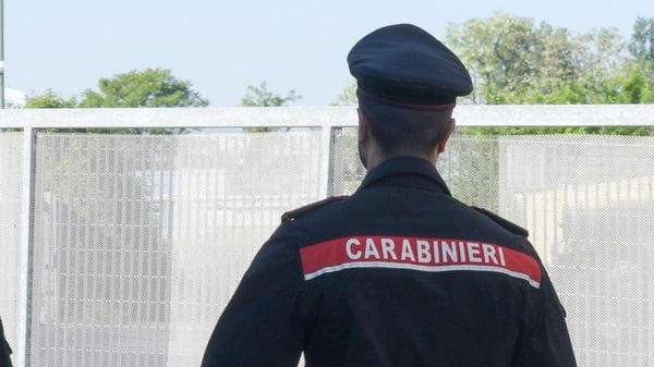 Un carabiniere di Mediglia fuori servizio sventa una rapina a Settala