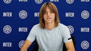 Marco Virtuani di Lodi Vecchio  firma con l’Inter il suo primo contratto come professionista