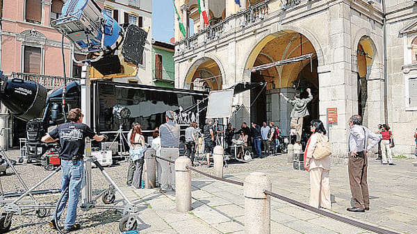 Cineprese in piazza Vittoria a Lodi per girare ancora uno spot