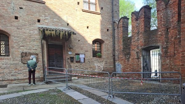 Il Comune di San Colombano ha bisogno di un milione per mettere in sicurezza il castello