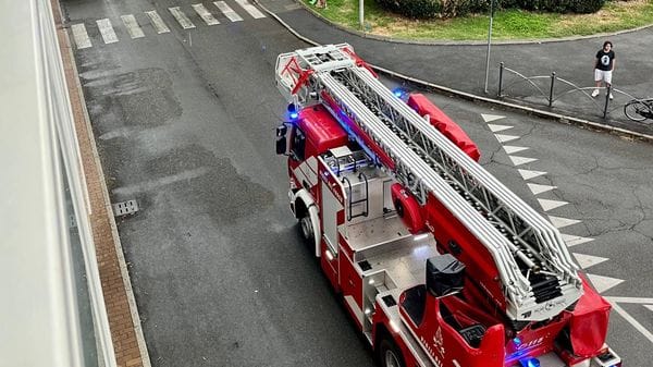 Rogo in casa a San Giuliano, i vigili del fuoco salvano una 78enne rimasta bloccata 
