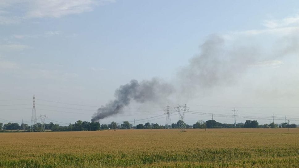 Carico di cipolle a fuoco, traffico paralizzato in A1