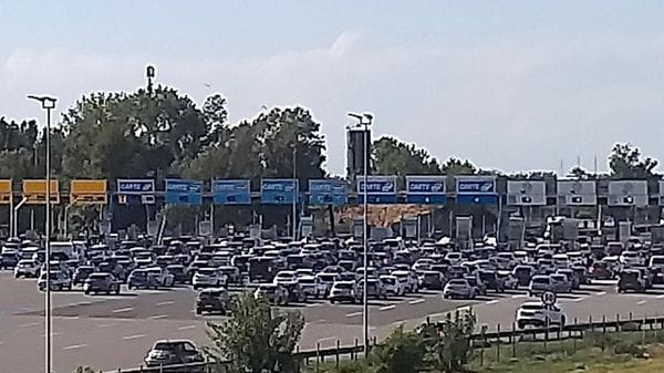 A1, poche code alla barriera di Melegnano dopo il weekend da bollino nero