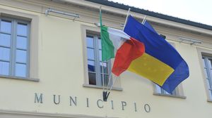Lite in piazza per uno scambio di persona