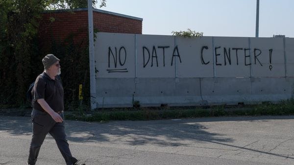 Salgono a 2.200 i “no” sul web per il data center della Microsoft a Peschiera