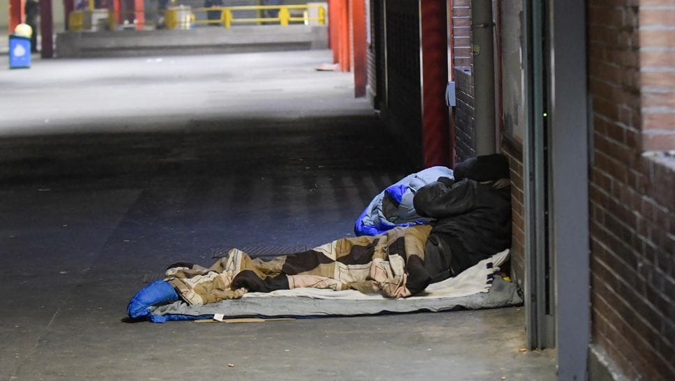 San Donato: centinaia di firme per chiedere sicurezza al terminal, si raccolgono anche le foto