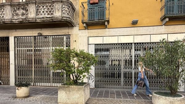 Ancora un’estate di serrande abbassate, in centro a Lodi il “deserto” dei negozi