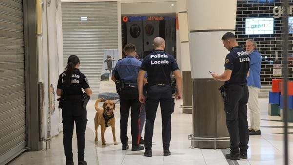 Allarme bomba, la pista porta a un 14enne e alla mamma